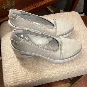 Bzees Work Pumps. Great for arch support!!!